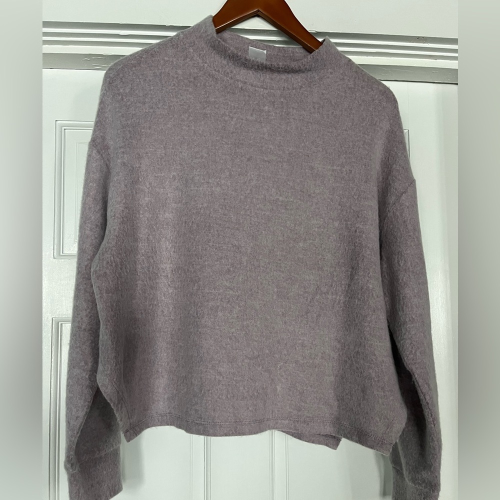 Cute purple sweater medium